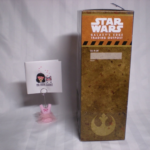 Star Wars Black Series – Galaxy’s Edge DJ R3X (2020) - Picture 2 of 4